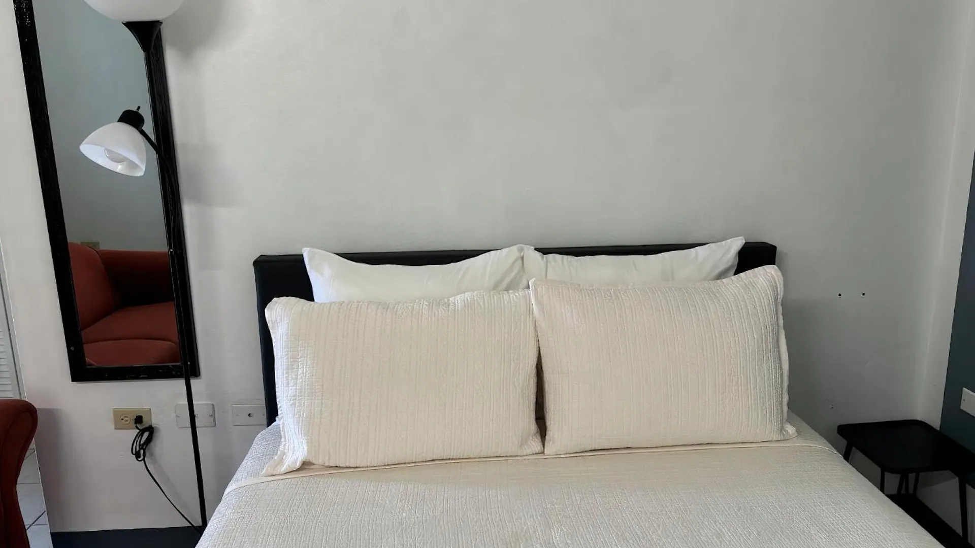 Papaya Inn 오랑예스타트