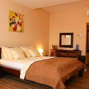 Maya Panzio Bed & Breakfast Szeged